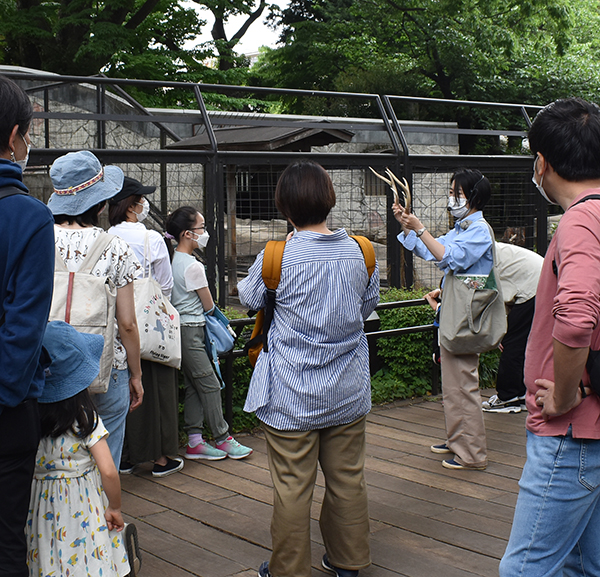 動物解説員のガイドツアー