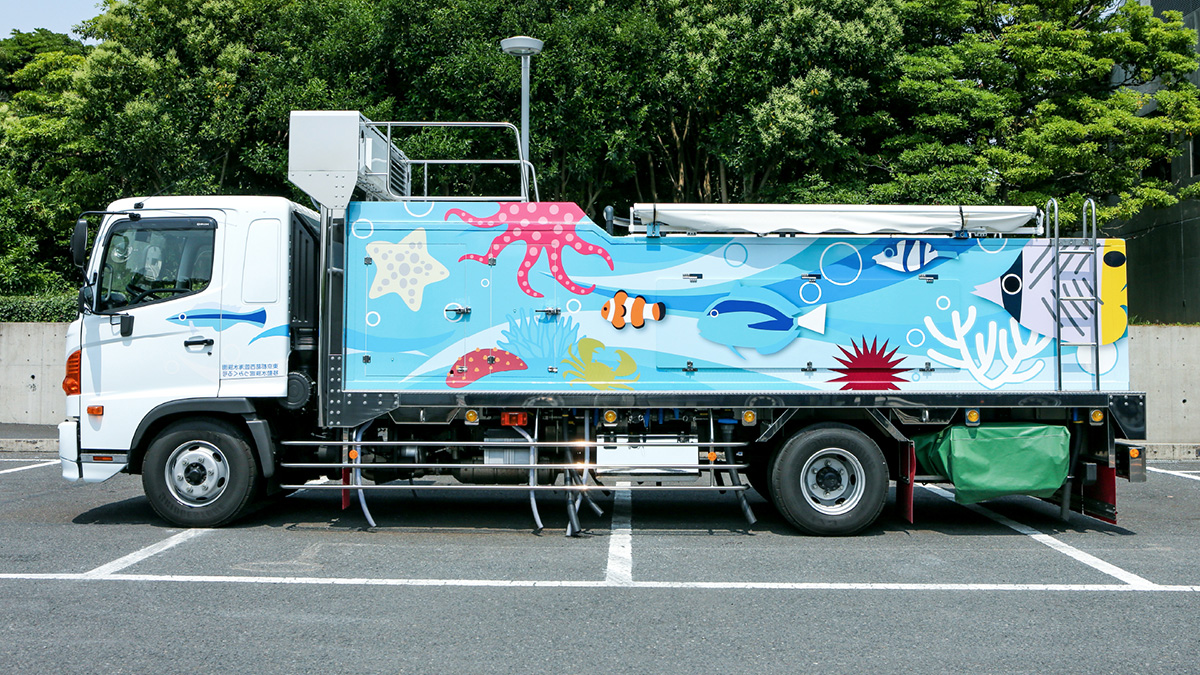 ワゴン車「うみくる号」