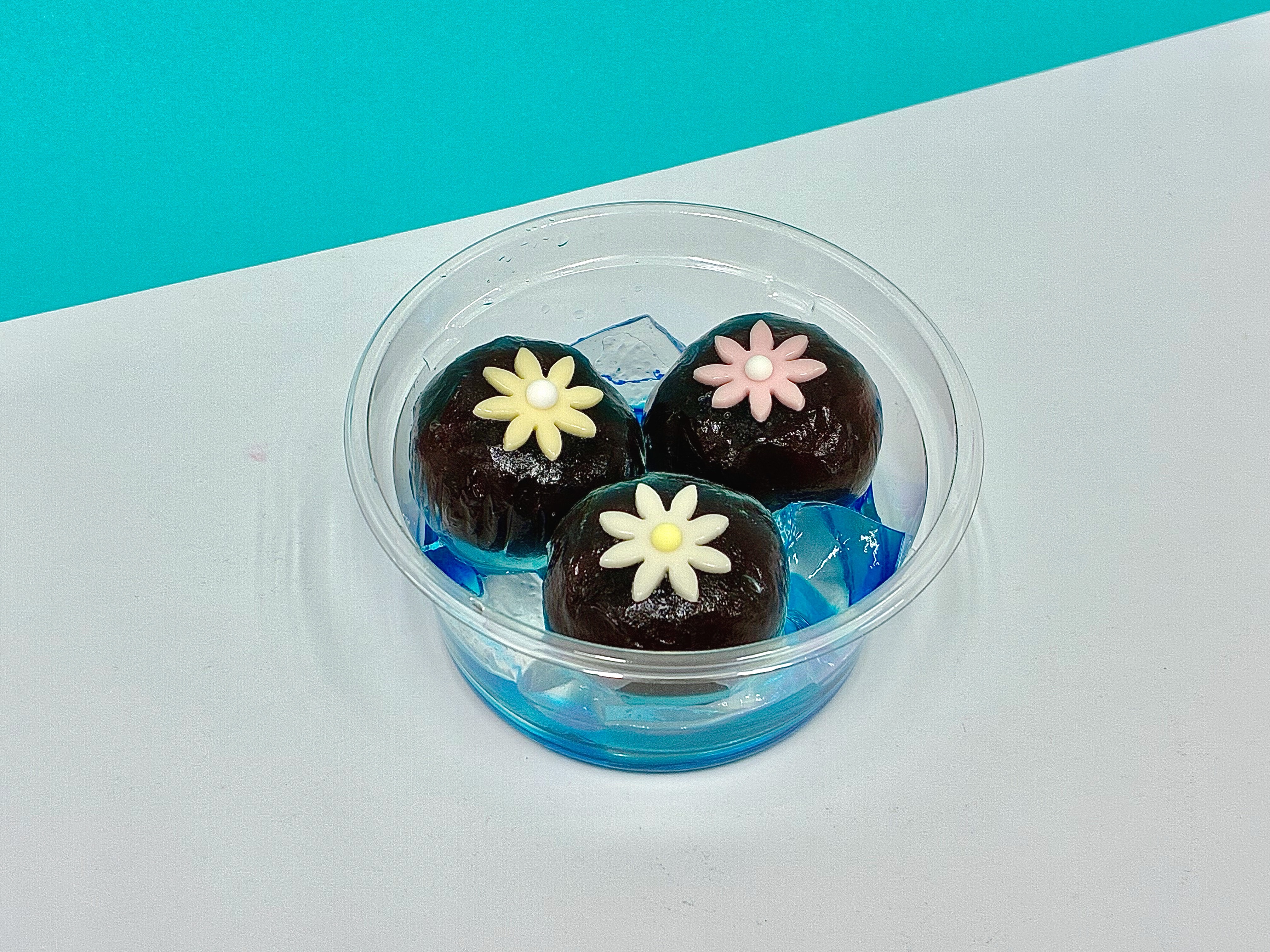 Floating jellyfish water dumplings