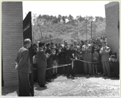 開園のテープカット