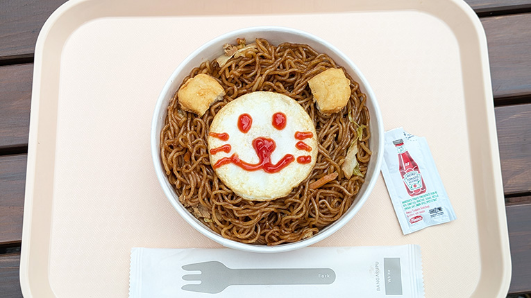 お絵描きライオンやきそば