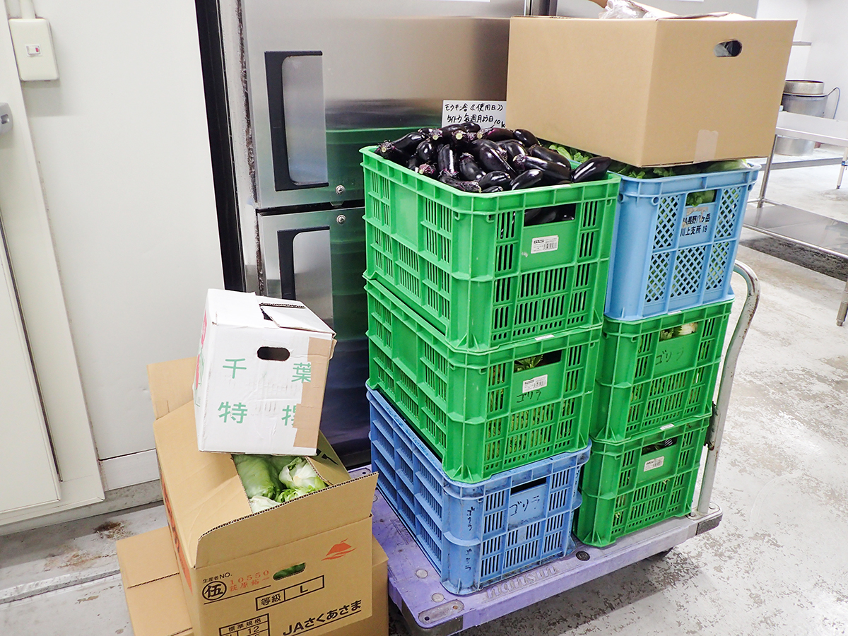 納品日には野菜がたくさん