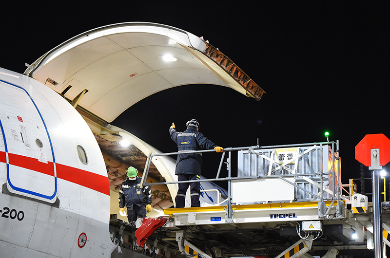 レイレイの飛行機への搭載